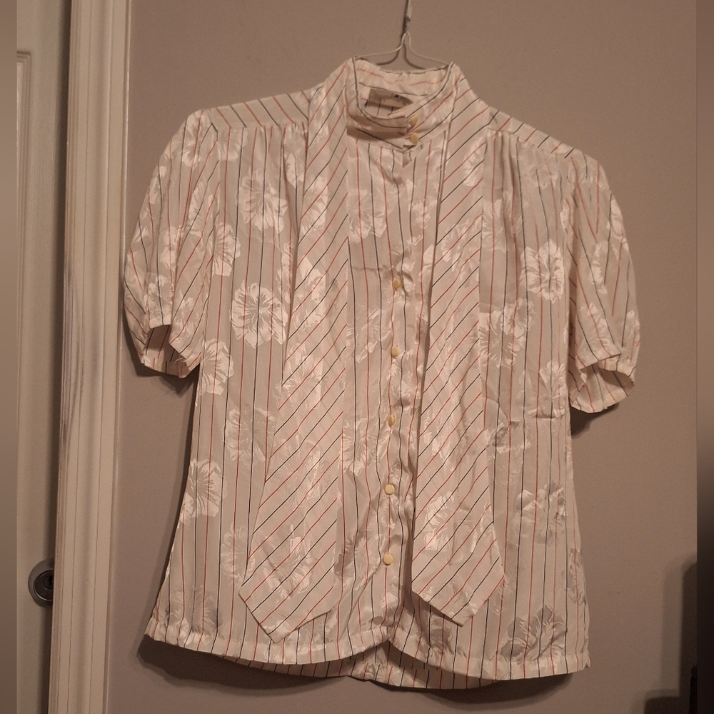 Shapely Floral Striped Women's Short Sleeve Blouse With Attached Accent Scarf